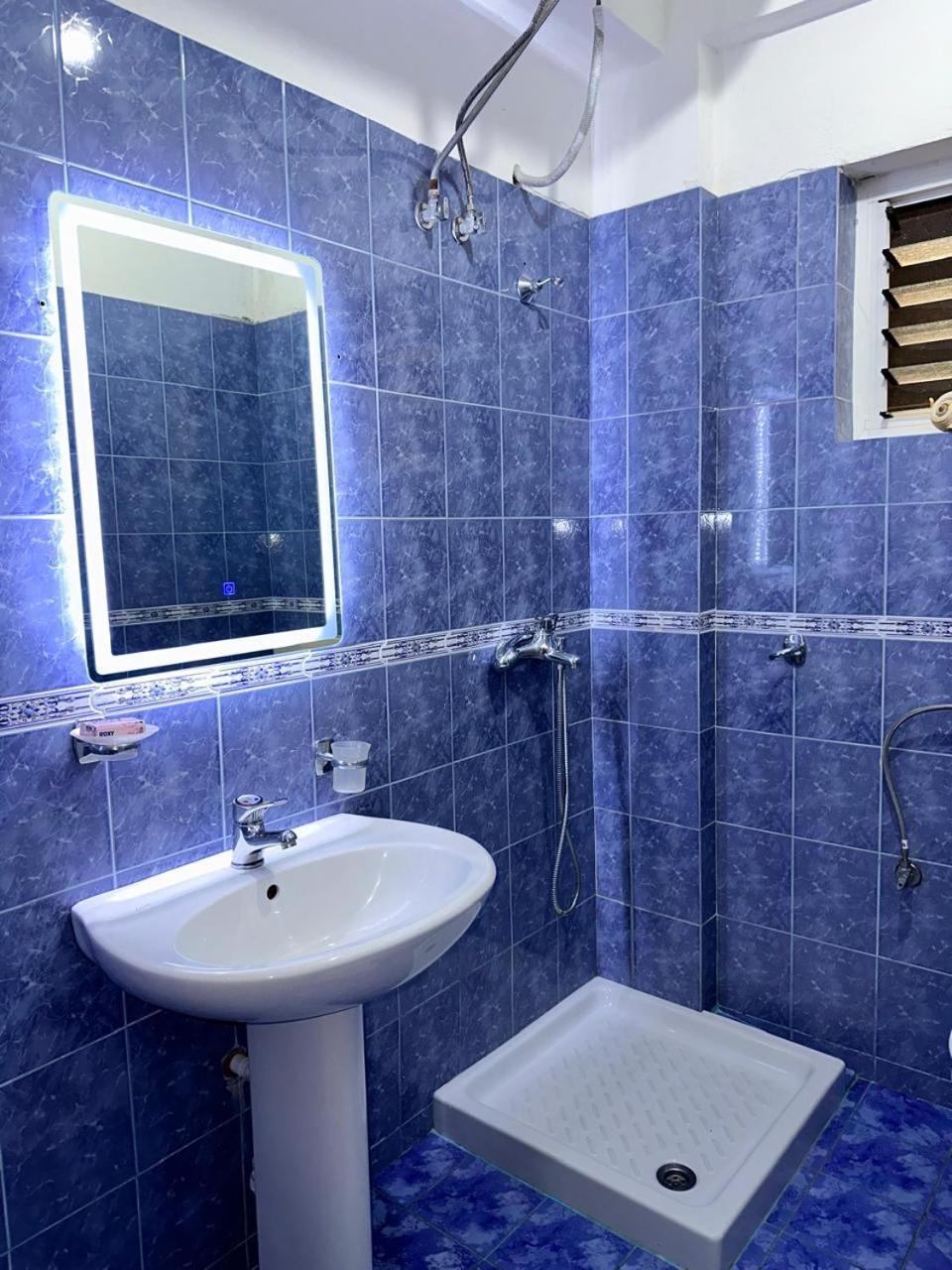 Kenza Apartments Sarandë Buitenkant foto